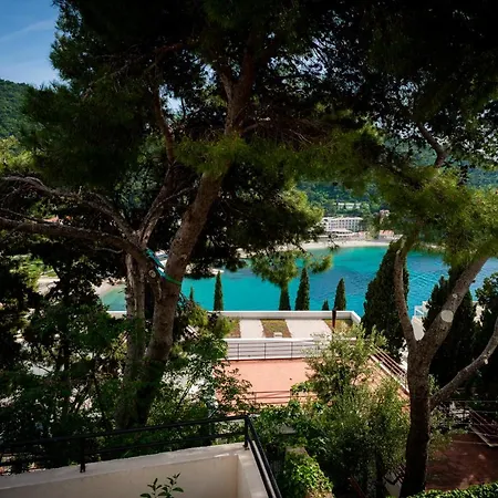 Διαμέρισμα Lovely 1 Bedroom Near With Private Parking *