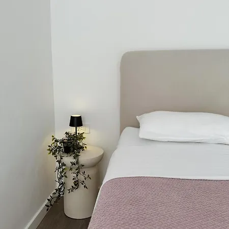 Διαμέρισμα Lovely 1 Bedroom Near With Private Parking Ντουμπρόβνικ