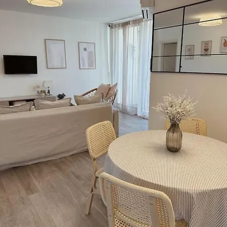 Lovely 1 Bedroom Near With Private Parking Apartment Dubrovnik